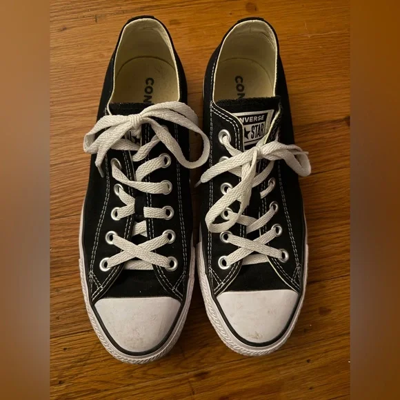 🌌Chuck Taylor All Star Canvas in Black - Size 9🌌 - Picture 1 of 9